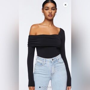 NWT Forever 21 Women’s Asymmetrical Neckline Black Bodysuit Size Small